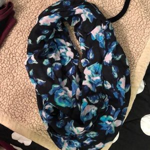 Infinity scarf